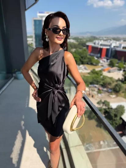 Siyah Zara Saten Tek Kol Elbise