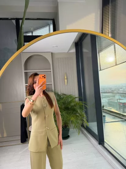 Yeşil Gold Düğme Detaylı Atlas Kumaş Takım