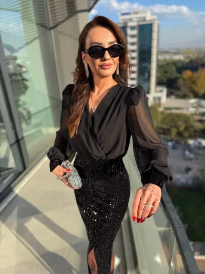 Siyah Payetli Şifon Detaylı Elbise