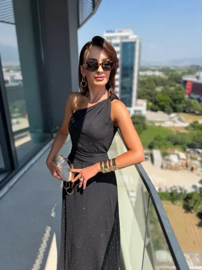 Tasarım Siyah Taşlı Astarlı Şifon Elbise