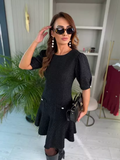 Siyah Kol Detay İnci Düğmeli Tuvid Kumaş Elbise