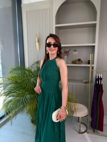 Tasarım Zümrüt Etek Detaylı Astarlı Şifon Elbise