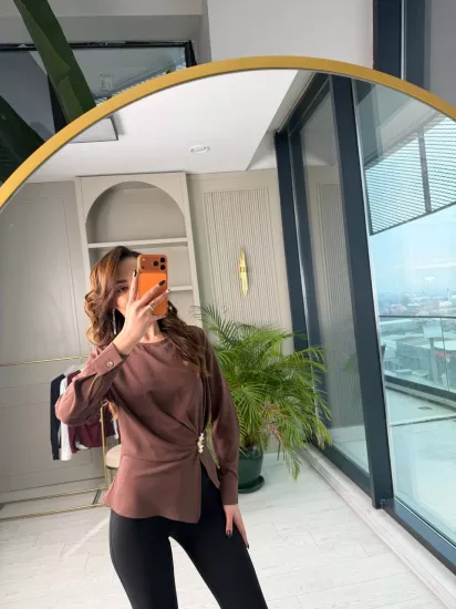 Kahverengi Bel Detay Krep Saten Bluz