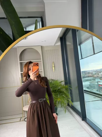 Kahverengi Kemerli Eteği Poplin Kumaş Elbise