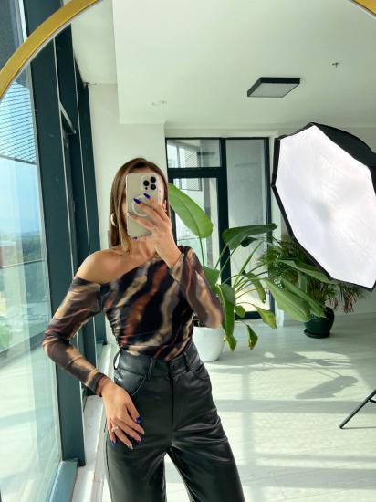 Kahve Geçişli Astarlı Tül Bluz