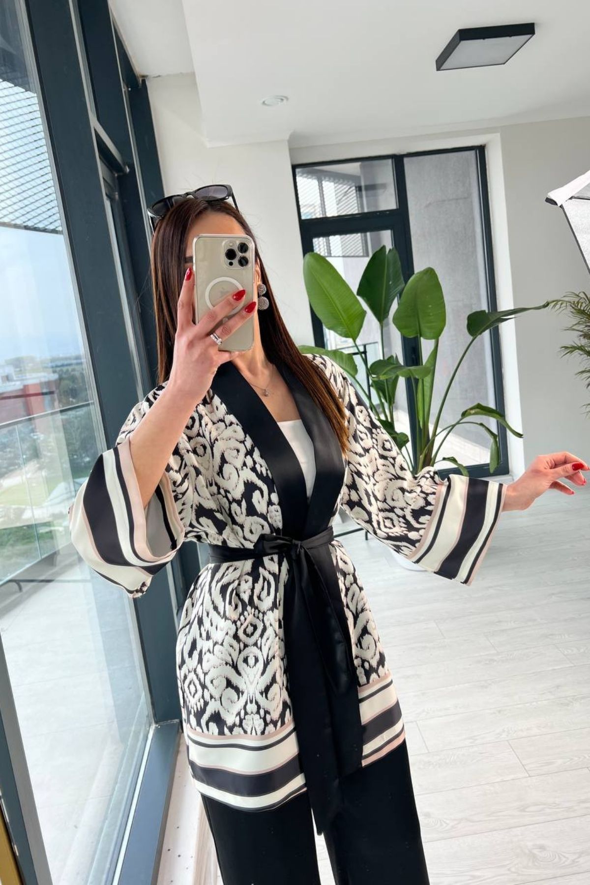 Siyah%20Premium%20Saten%20Kuşaklı%20Kimono%20Pantolon%20Takım