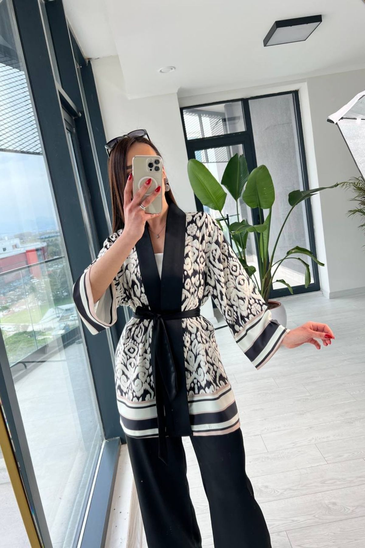 Siyah%20Premium%20Saten%20Kuşaklı%20Kimono%20Pantolon%20Takım