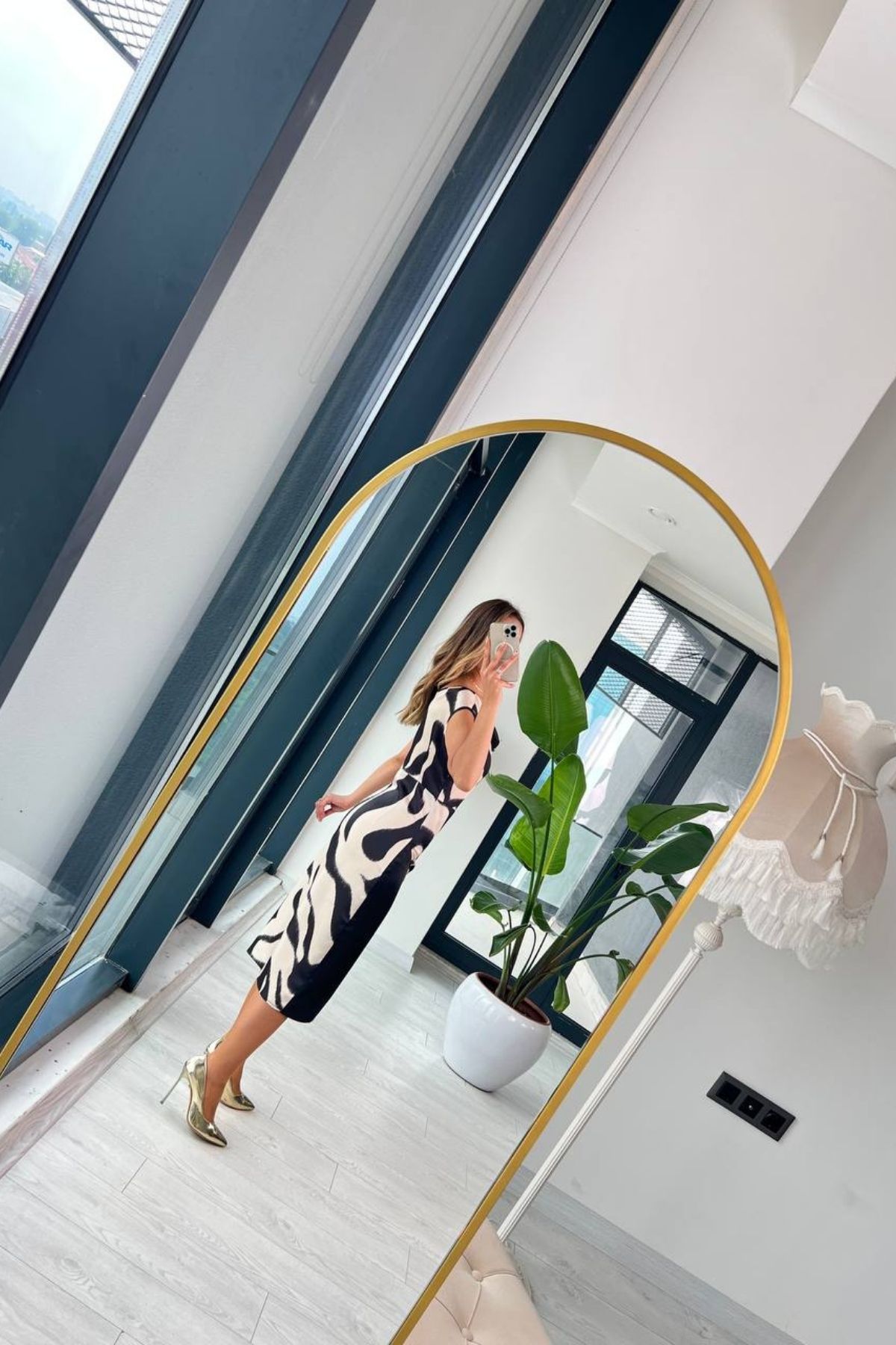 Tasarım%20Saten%20Garnili%20Askı%20Detaylı%20Elbise