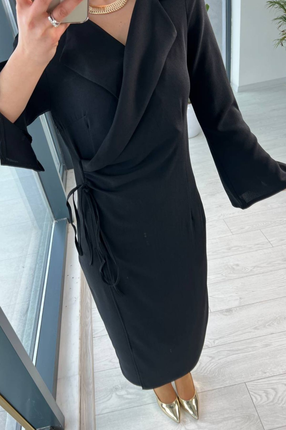 Siyah Kol Detaylı Kruvaze Crep Elbise