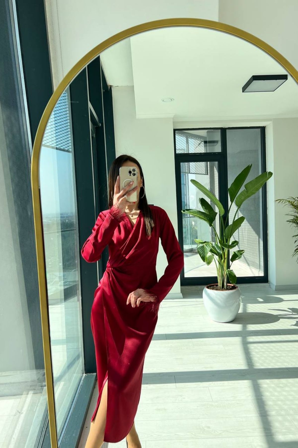 Tasarım Bordo Saten Kolu Tüylü Elbise