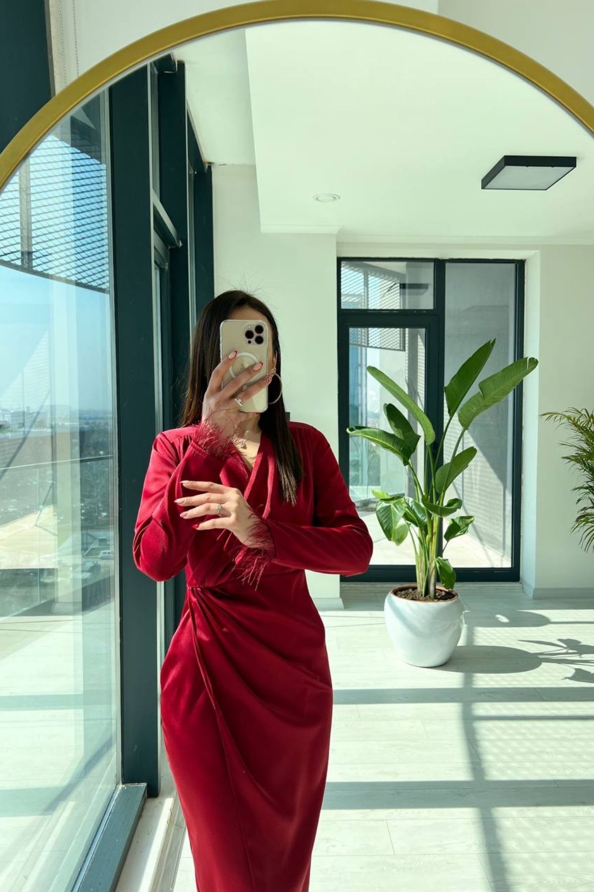 Tasarım Bordo Saten Kolu Tüylü Elbise