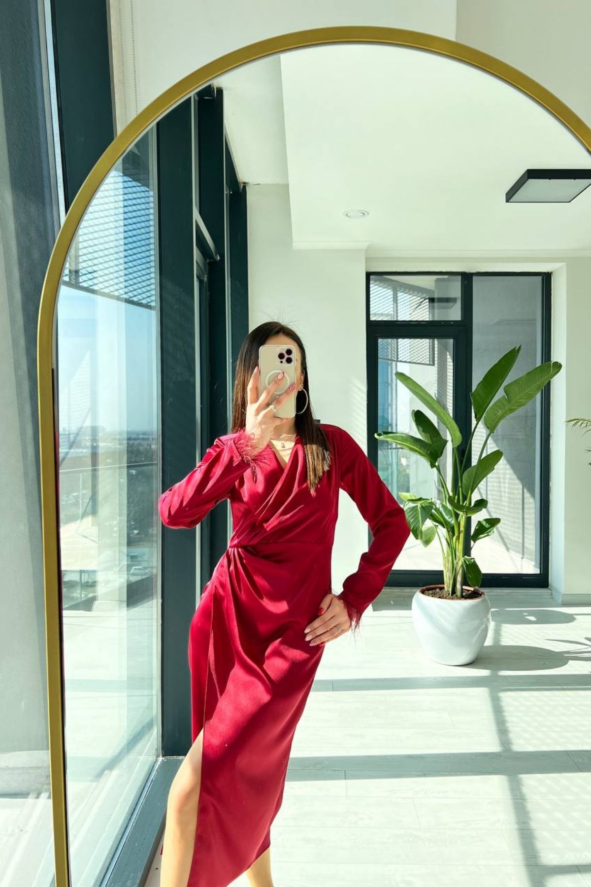 Tasarım Bordo Saten Kolu Tüylü Elbise