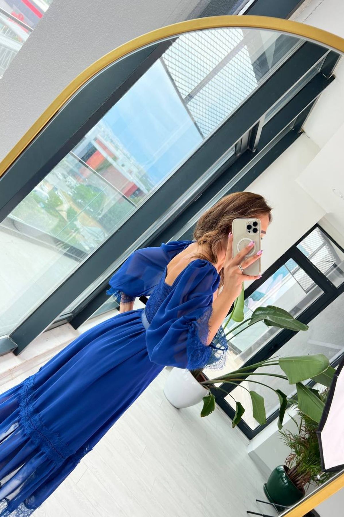 Saks%20Mavi%20Dantel%20Detaylı%20Kemerli%20Şifon%20Elbise