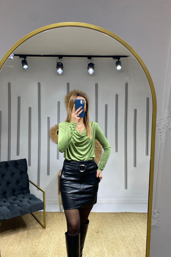 Yeşil%20Vatkalı%20Drape%20Detaylı%20Bluz