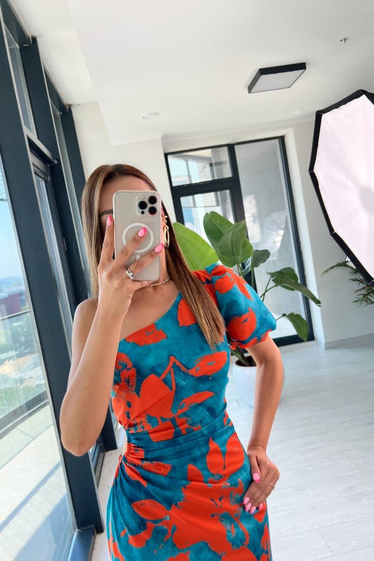 Tek%20Kol%20Bel%20ve%20Yırtmaç%20Detaylı%20Orange%20Elbise