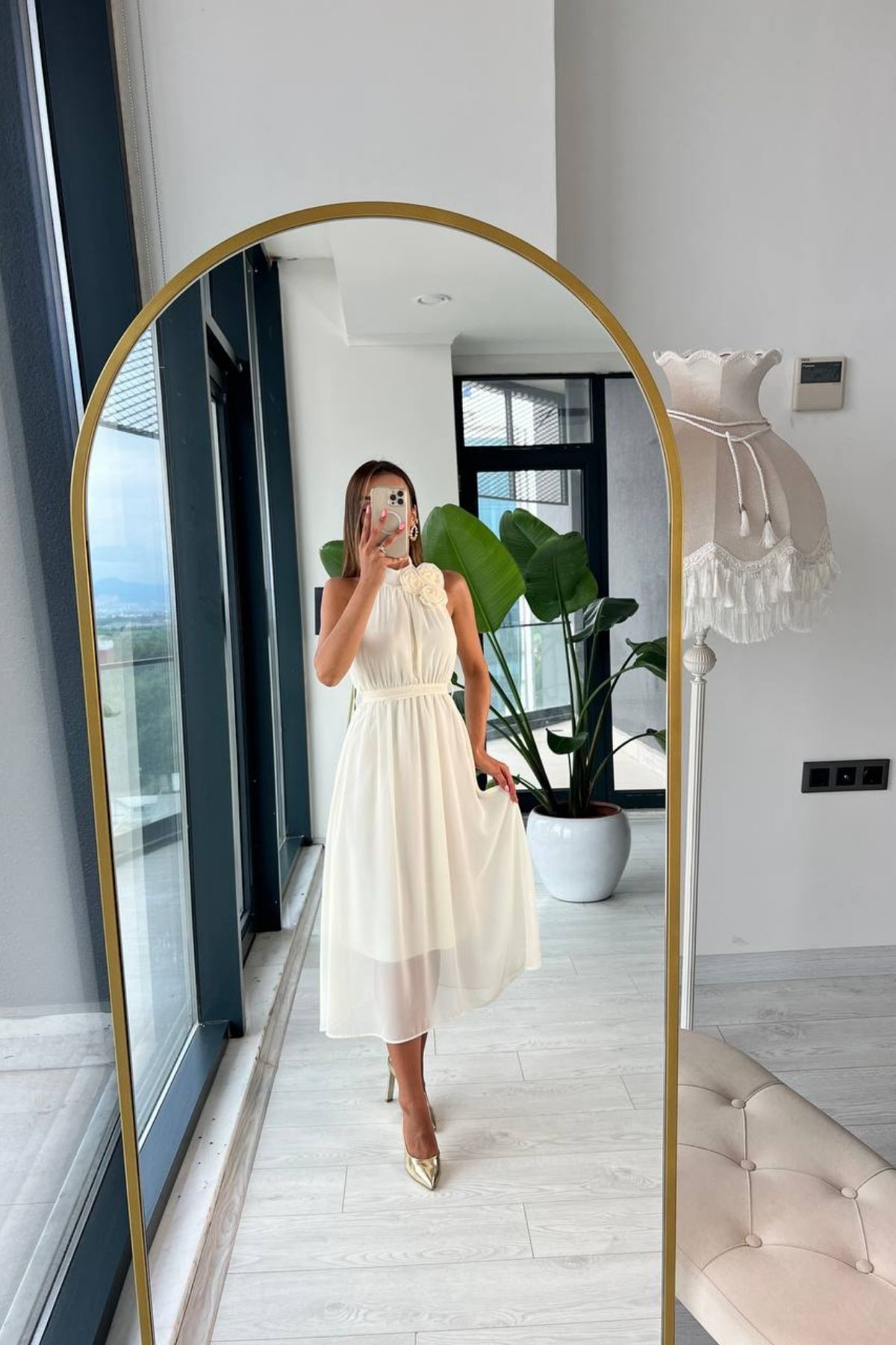 Ekru%20Astarlı%20Gül%20Broşlu%20Rose%20Elbise