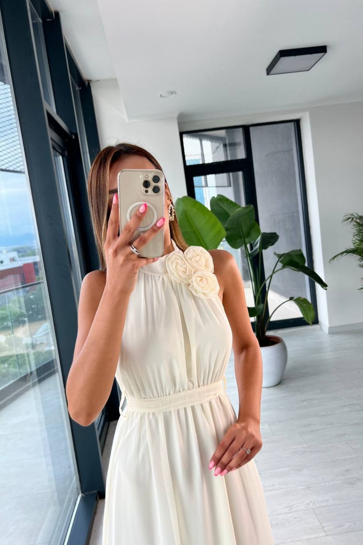 Ekru%20Astarlı%20Gül%20Broşlu%20Rose%20Elbise