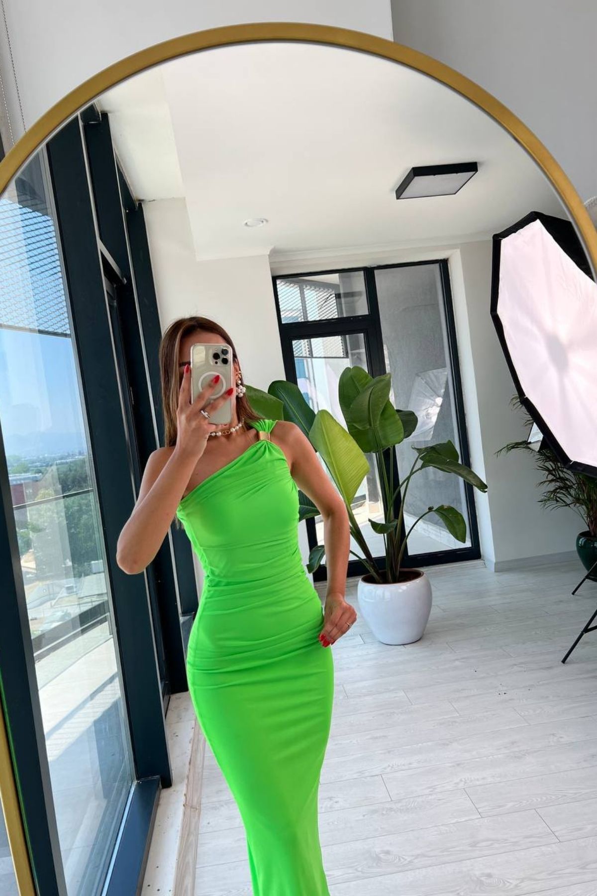 Neon%20Yeşil%20Tasarım%20Tek%20Kol%20Tül%20Elbise