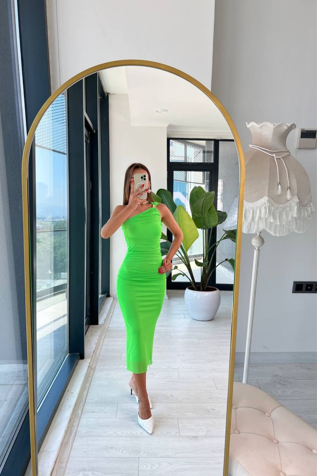 Neon%20Yeşil%20Tasarım%20Tek%20Kol%20Tül%20Elbise