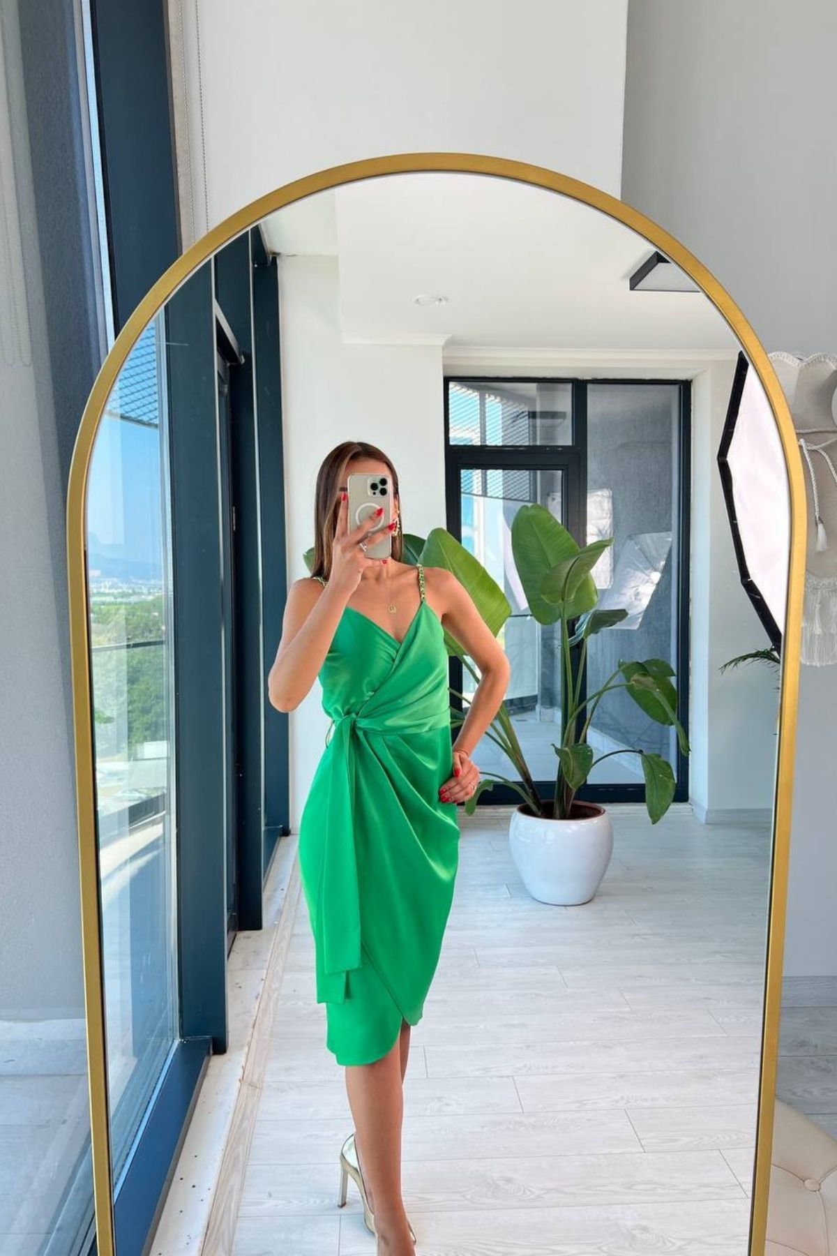 Benetton Tok%20Saten%20Zincir%20Askılı%20Elbise
