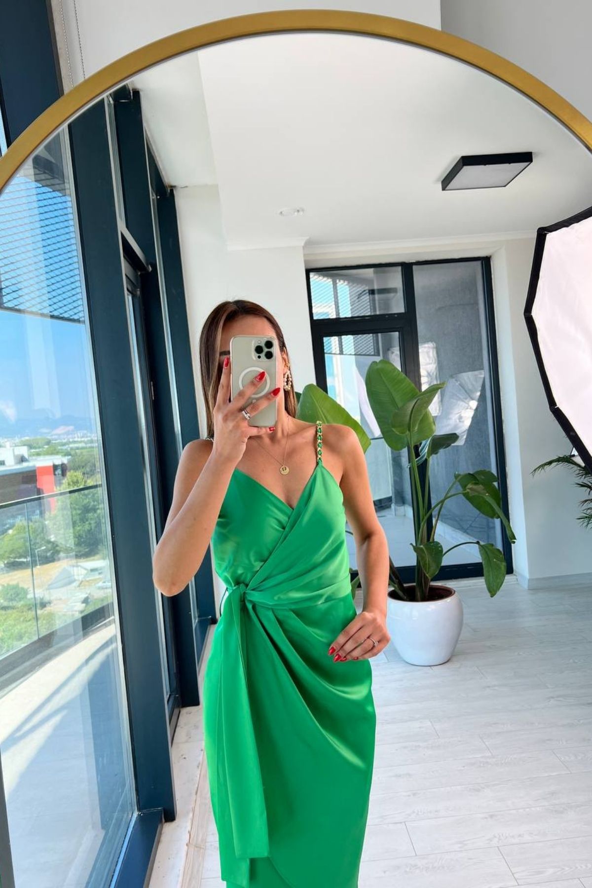 Benetton Tok%20Saten%20Zincir%20Askılı%20Elbise