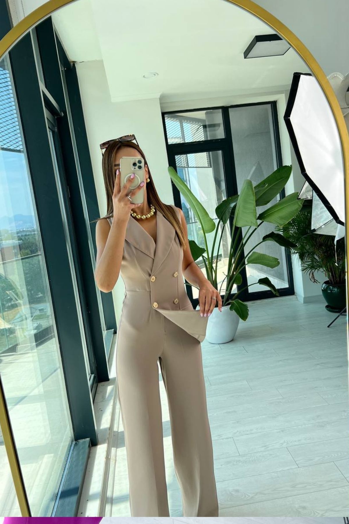 Bej%20Tasarım%20Gold%20Düğmeli%20Atlas%20Kumaş%20Tulum