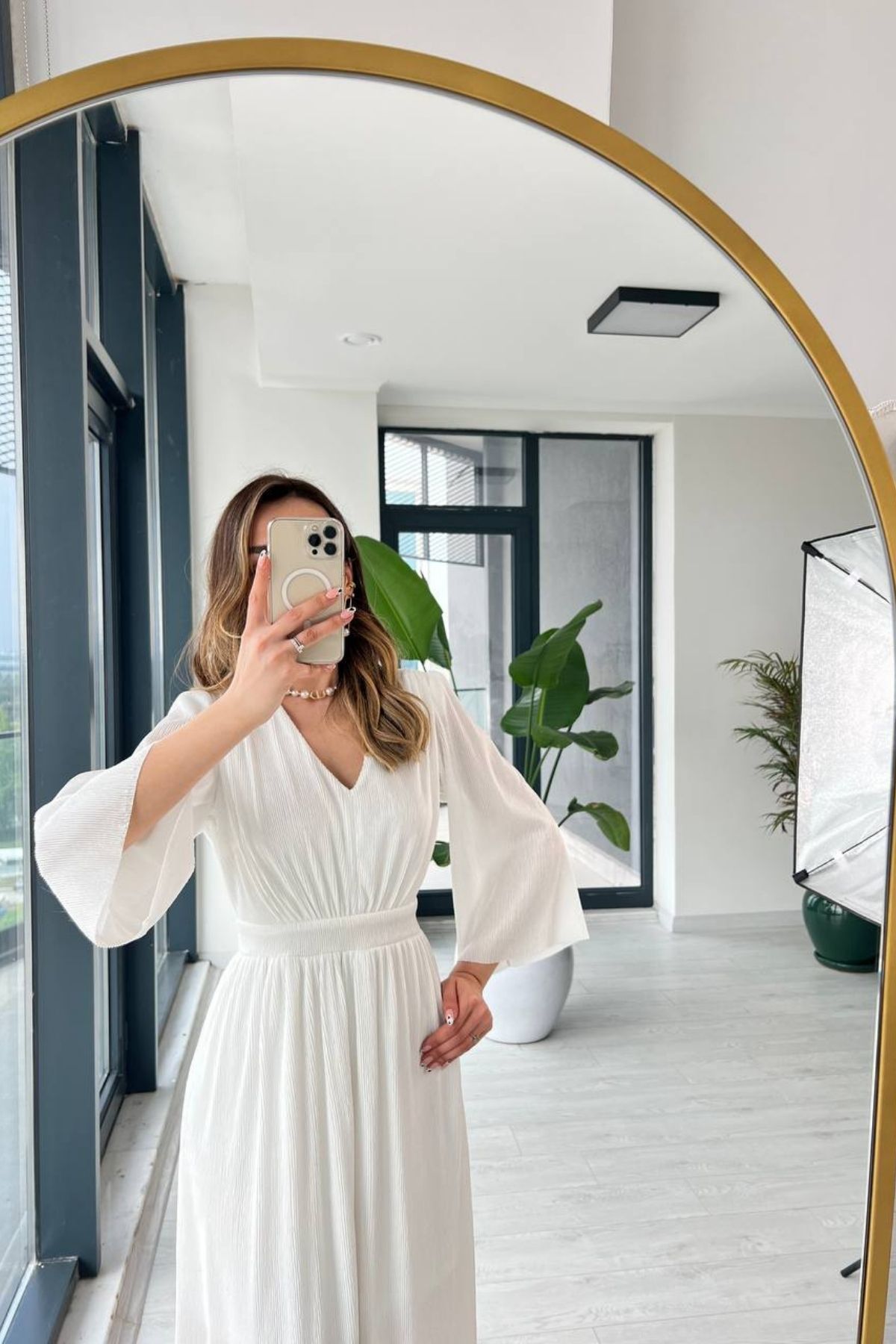 Beyaz%20fitilli%20parıltı%20kumaş%20astarlı%20elbise