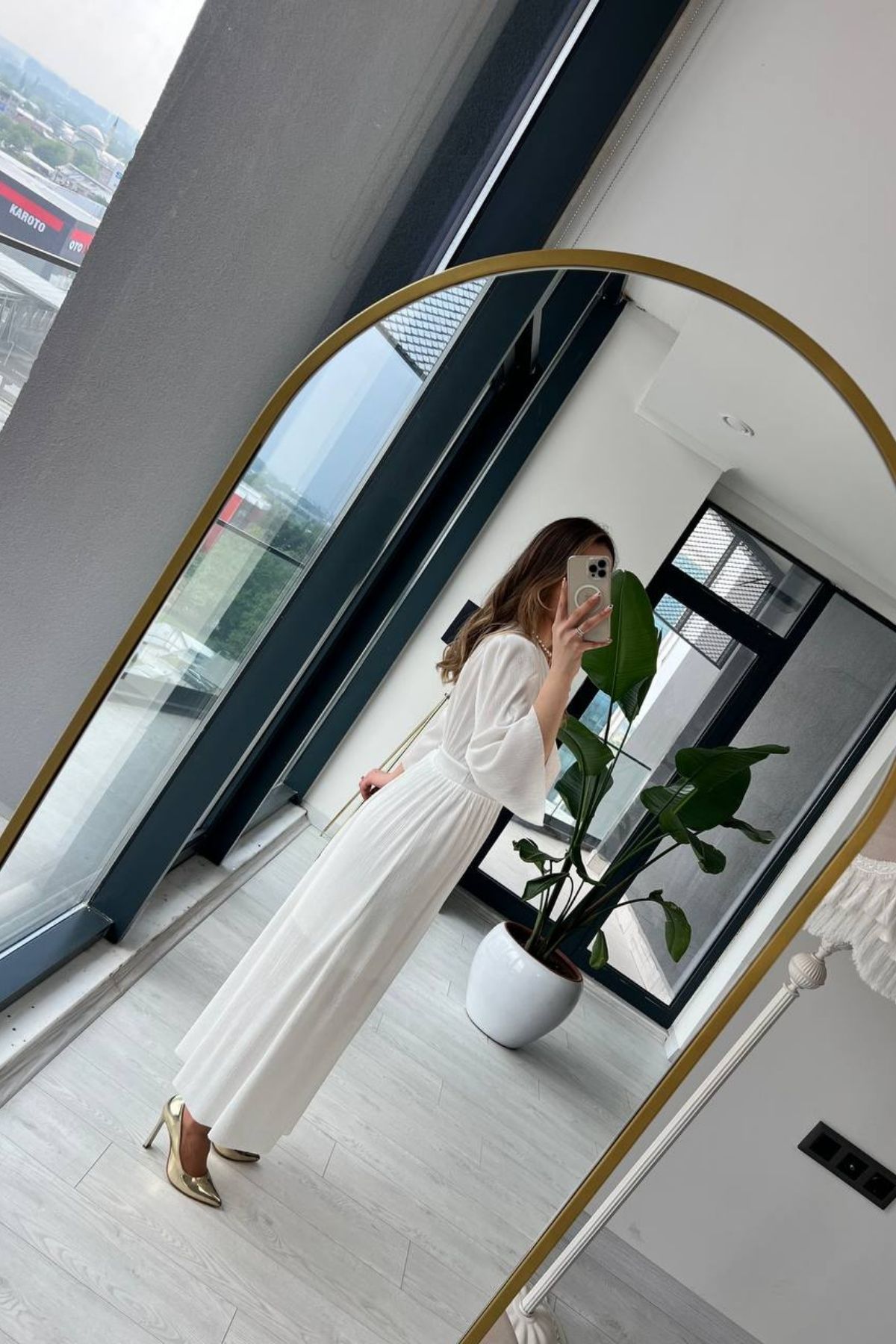 Beyaz%20fitilli%20parıltı%20kumaş%20astarlı%20elbise