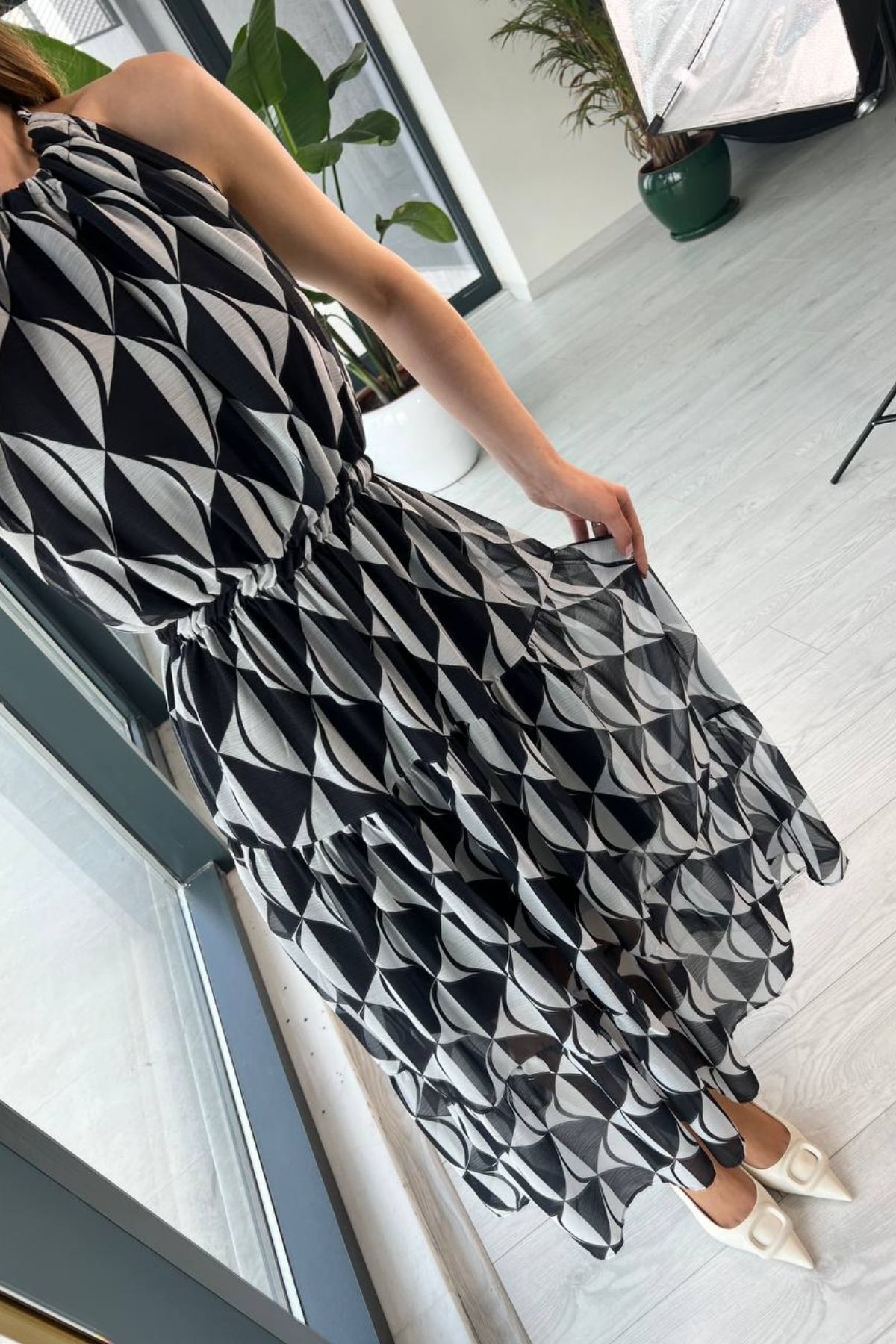 Şifon%20Halter%20Yaka%20Astarlı%20Elbise