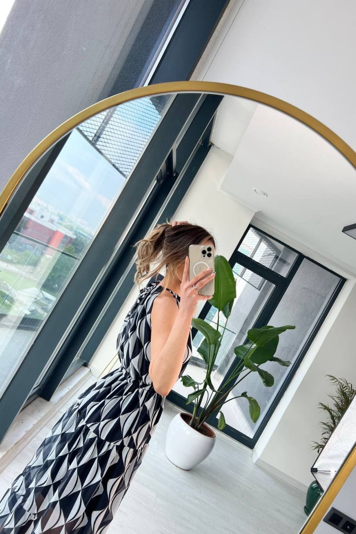 Şifon%20Halter%20Yaka%20Astarlı%20Elbise