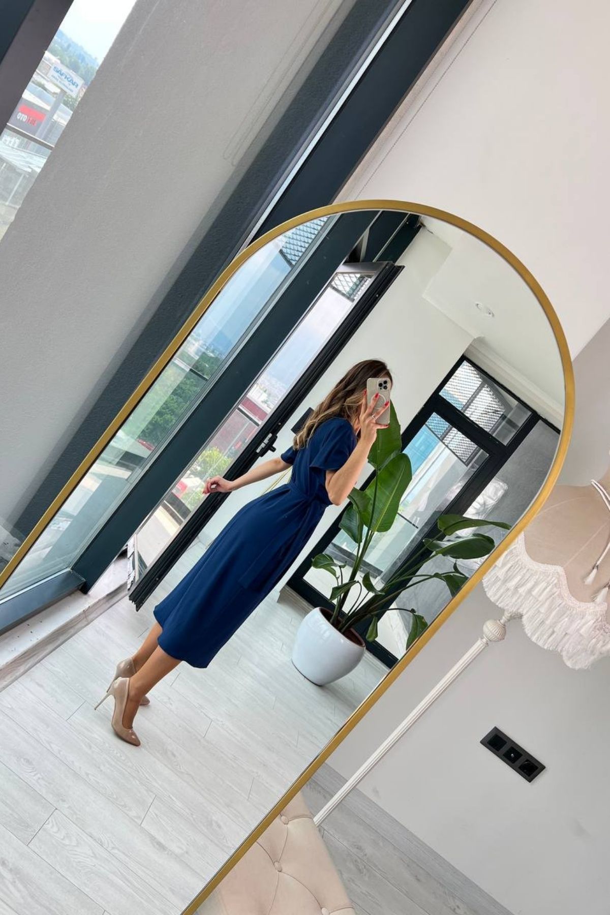 Lacivert%20Astarlı%20Yırtmaç%20Detaylı%20Elbise