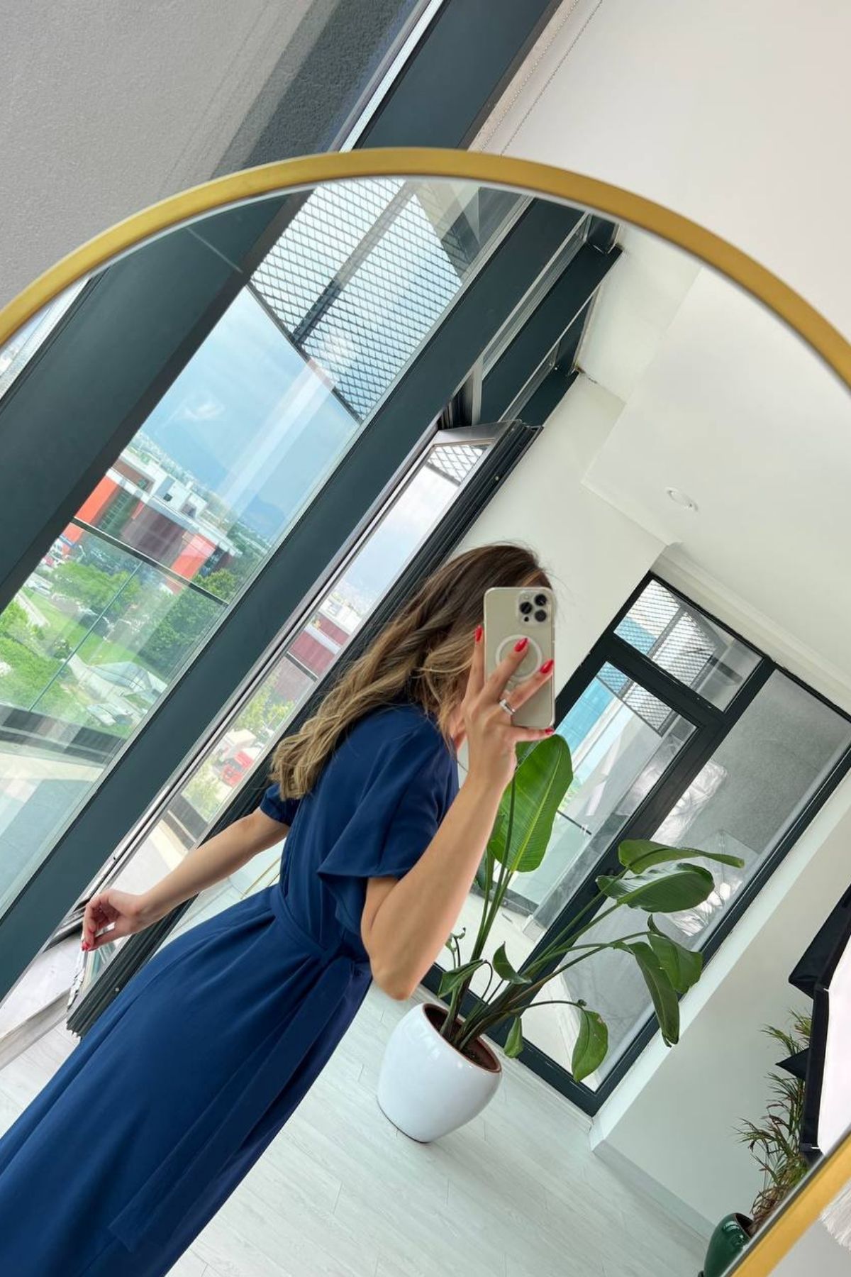 Lacivert%20Astarlı%20Yırtmaç%20Detaylı%20Elbise