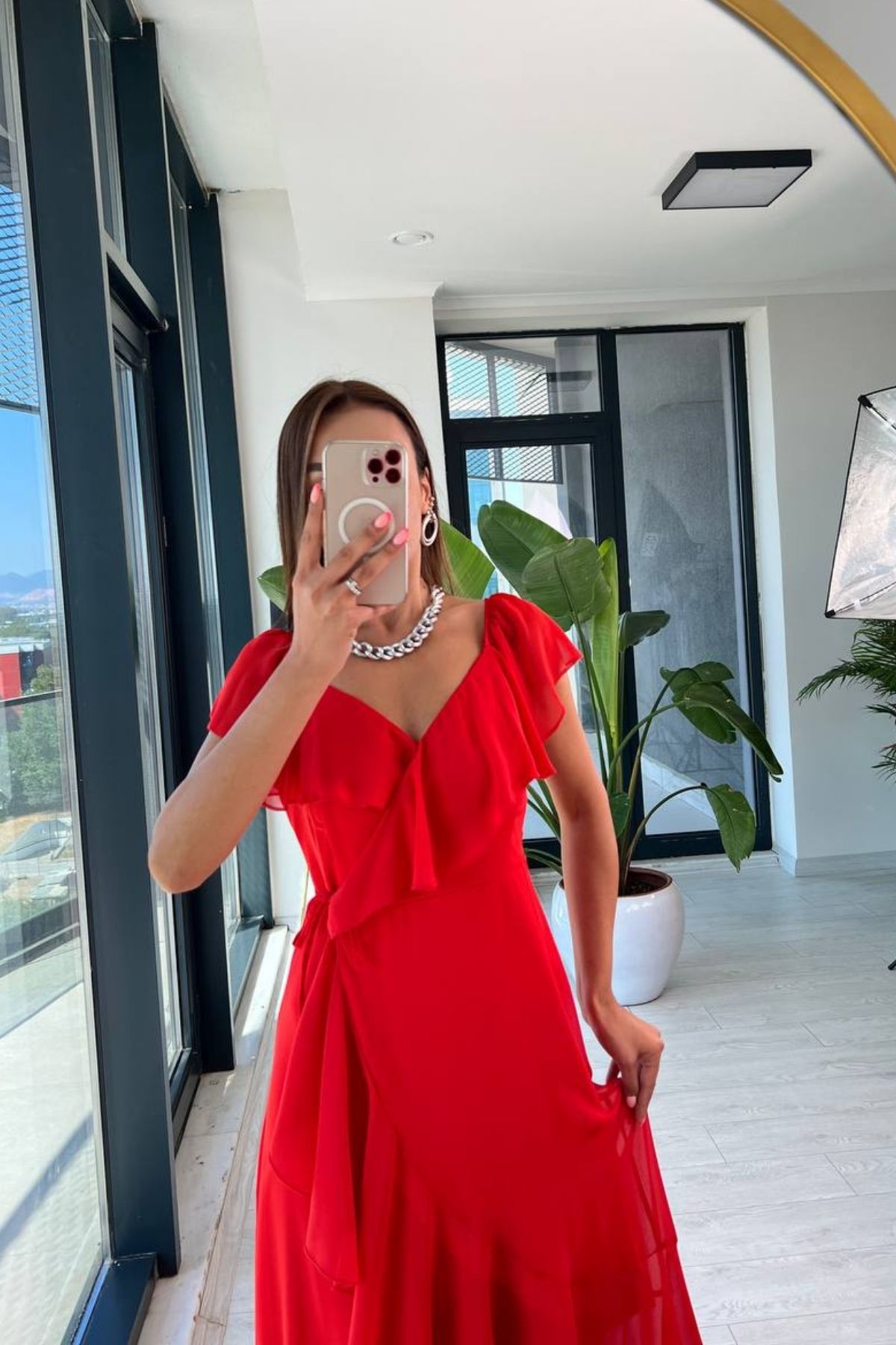 Kırmızı%20Volan%20Detaylı%20Astarlı%20şifon%20elbise